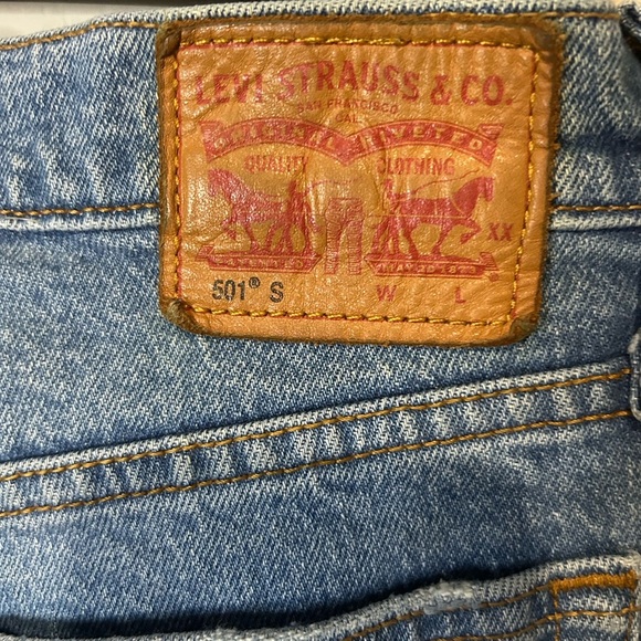 Levi's Women's Blue Jeans - Picture 5 of 8